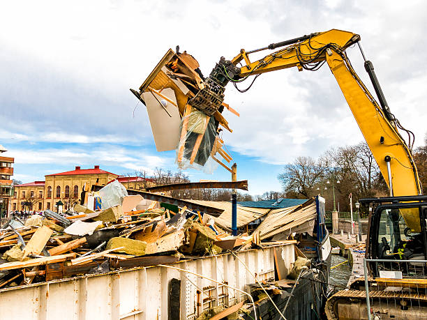 Best Construction Debris Removal  in Beardstown, IL